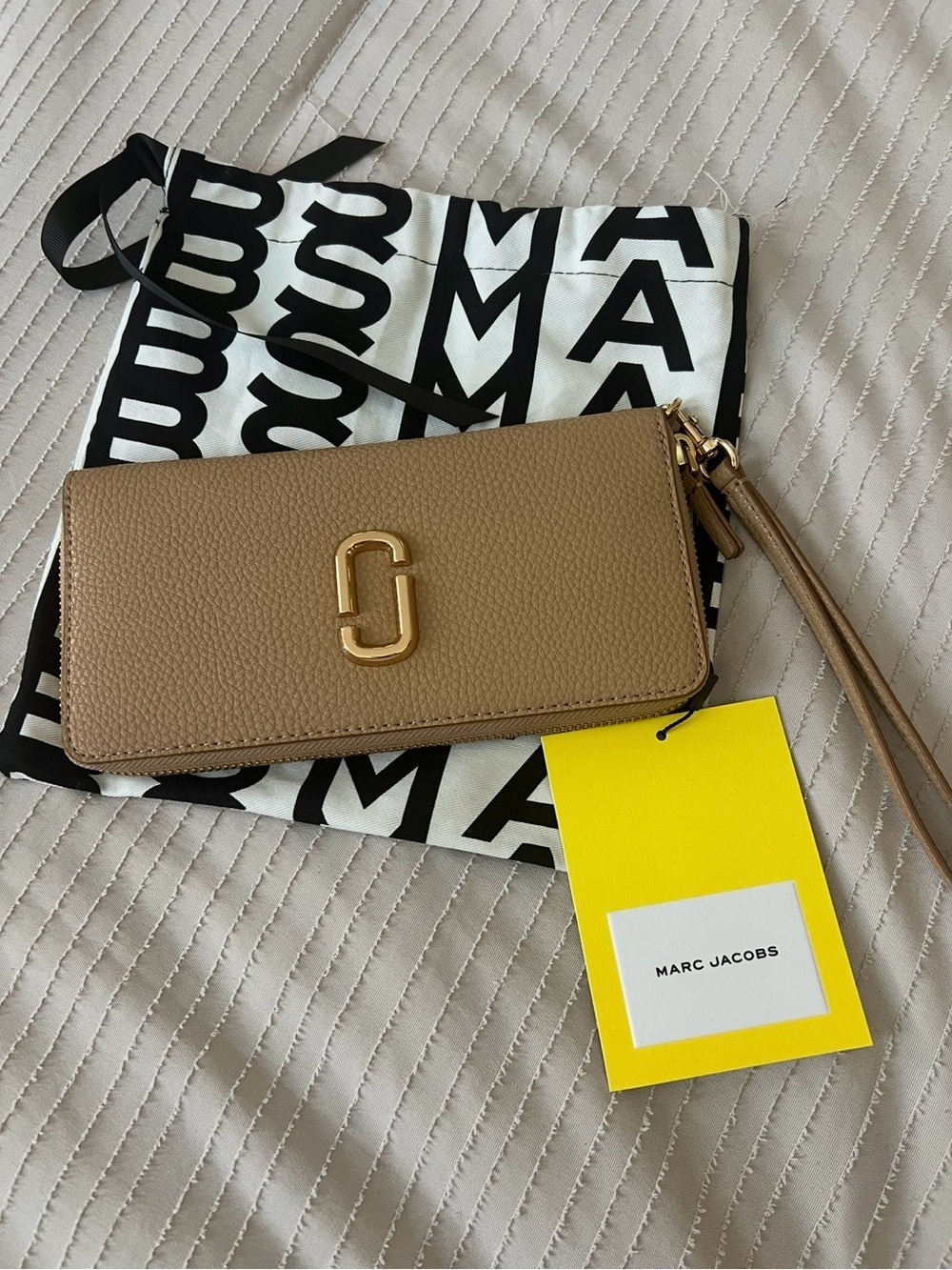 Marc Jacobs Leather Wristlet Wallet NWT